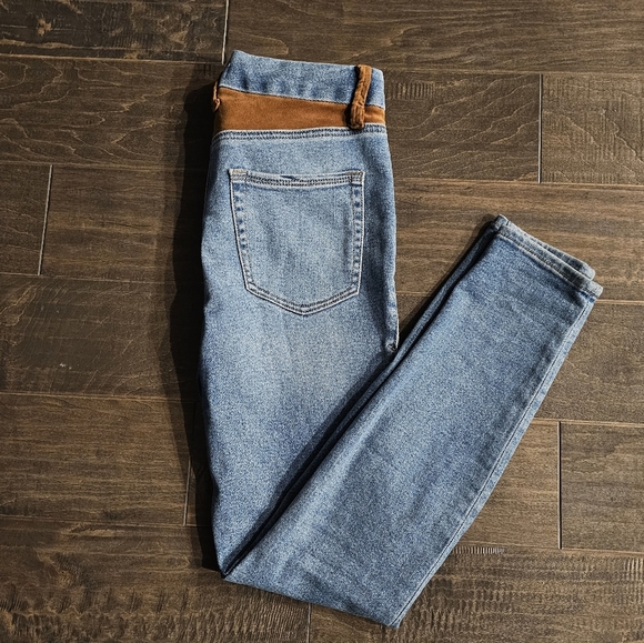 Good American High Rise Skinny Light Wash Jeans with Camel Colored Details sz 2 - Picture 7 of 8